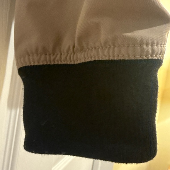 Hollister Men's nylon Tan Bomber Jacket size medium - Picture 9 of 9